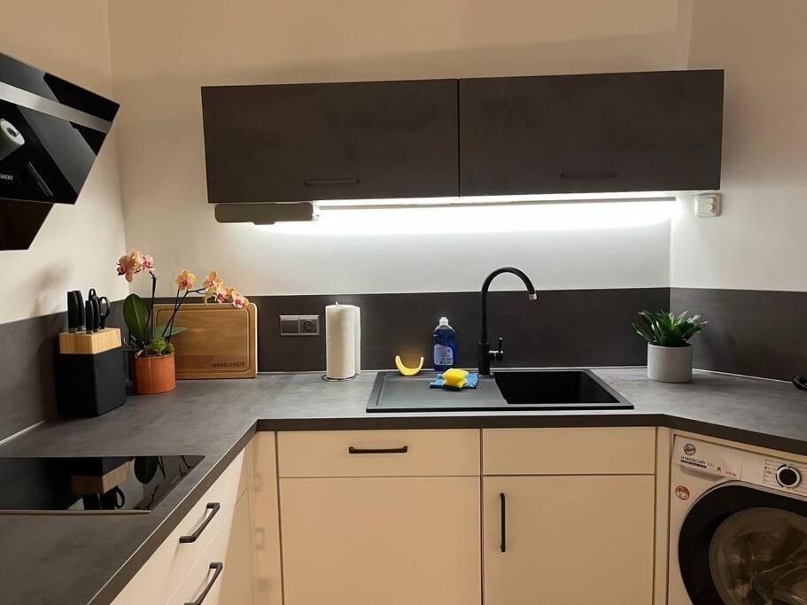 Neu Sanierte Wohnung Fuer 2-4 P Eschwege Exteriör bild