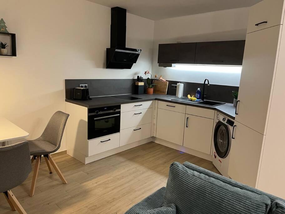 Neu Sanierte Wohnung Fuer 2-4 P Eschwege Exteriör bild
