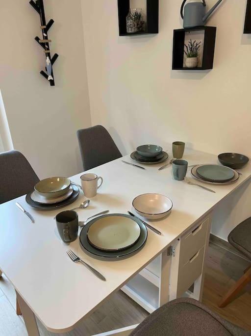 Neu Sanierte Wohnung Fuer 2-4 P Eschwege Exteriör bild
